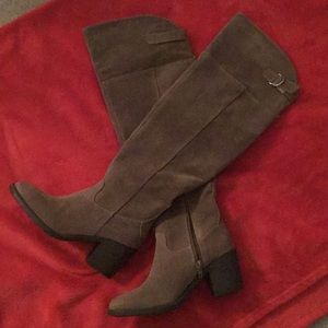 Qupid tan grayish boots